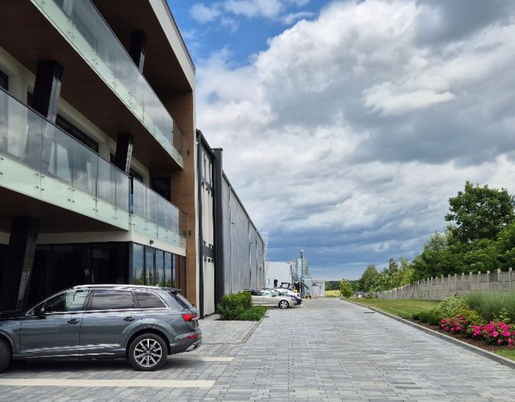 Production halls, warehouse, office building – VOSTER